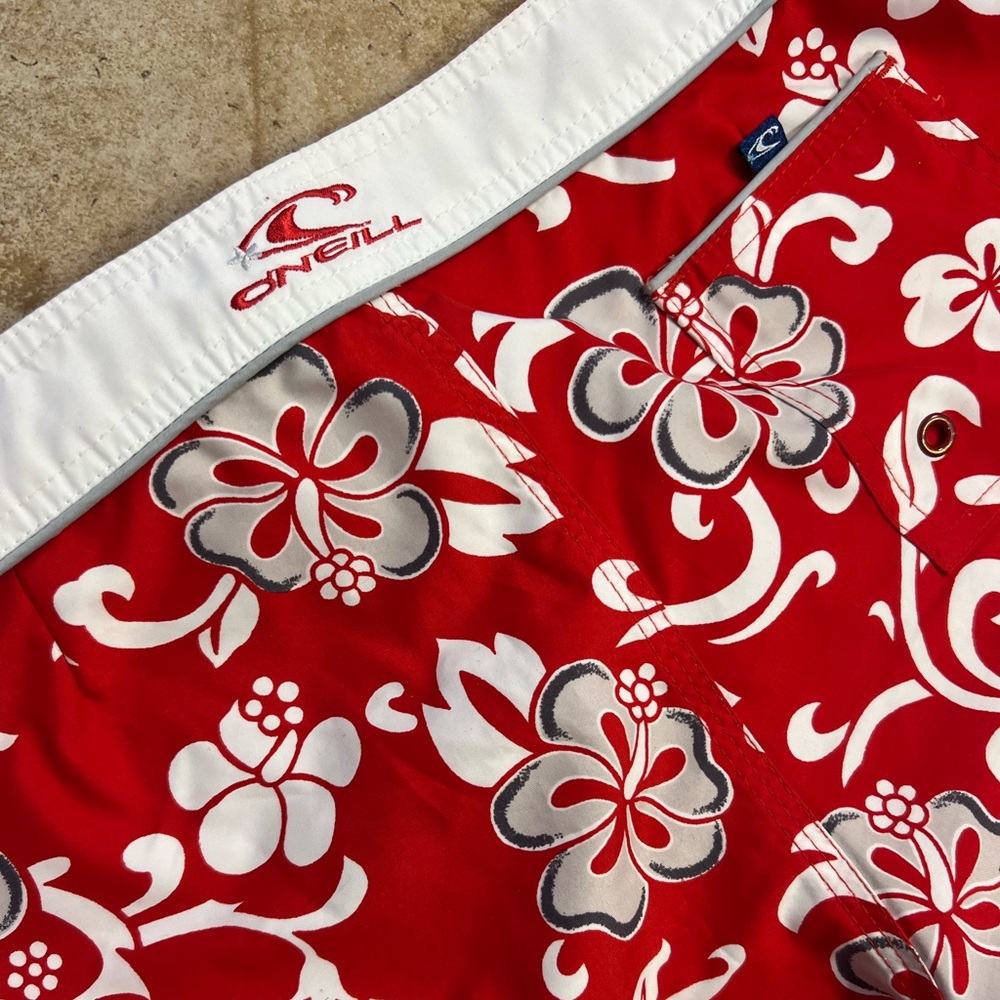 O'Neill Red Floral Board Shorts - Picture 3 of 4